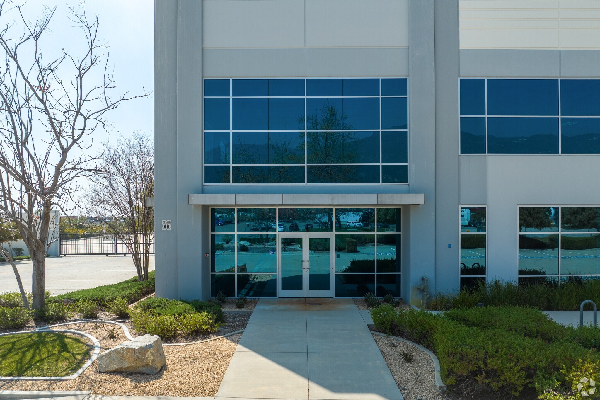 6207 Cajon Blvd, San Bernardino, CA à louer Photo du bâtiment- Image 1 de 7