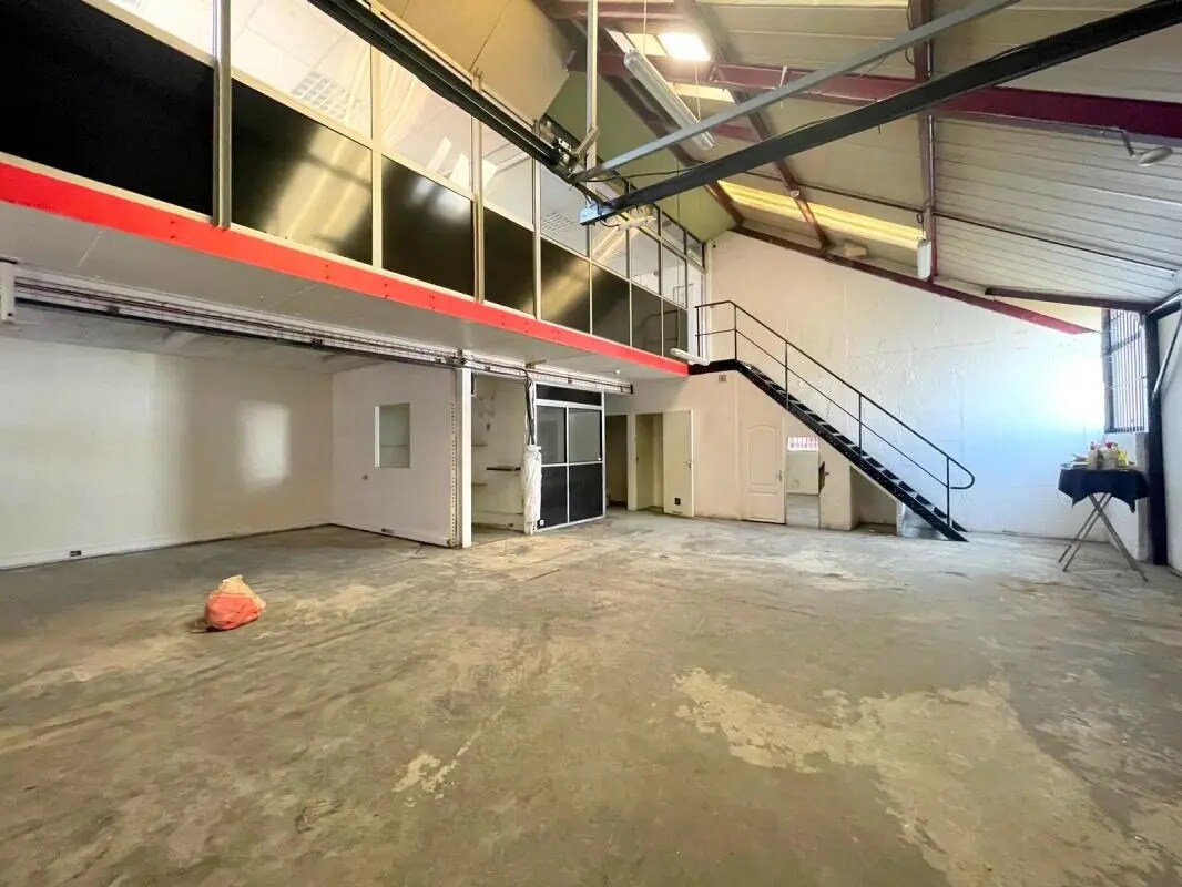 5 Rue Des Belles Hates, Conflans-Sainte-Honorine for lease Building Photo- Image 1 of 11