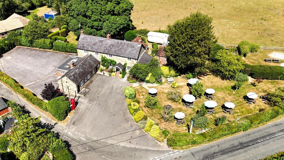 School Ln, Haywards Heath for sale - Primary Photo - Image 1 of 9