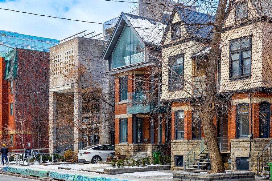544 Richmond St W, Toronto, ON for sale - Building Photo - Image 3 of 3