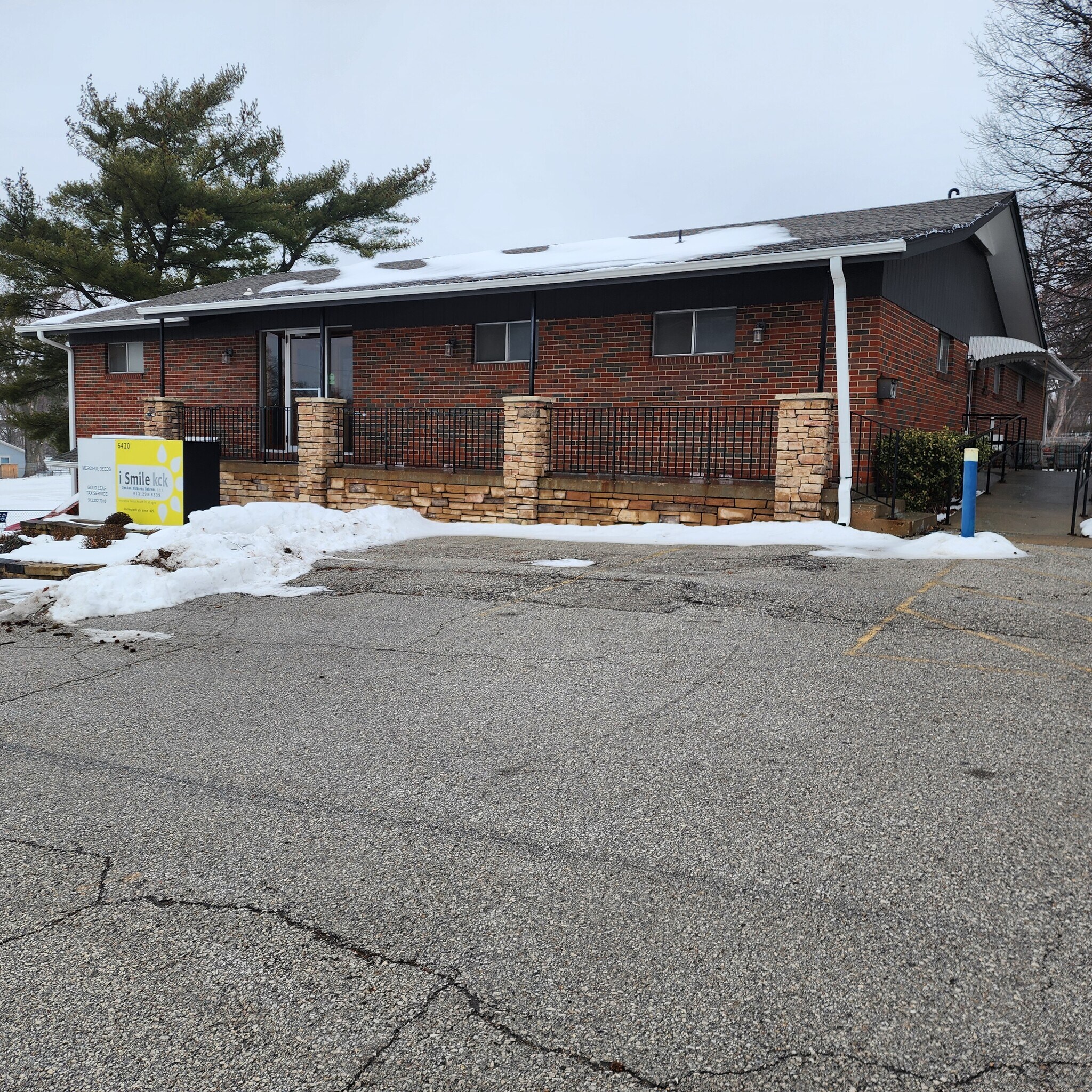 6420 Parallel Ave, Kansas City, KS à louer Photo principale- Image 1 de 2