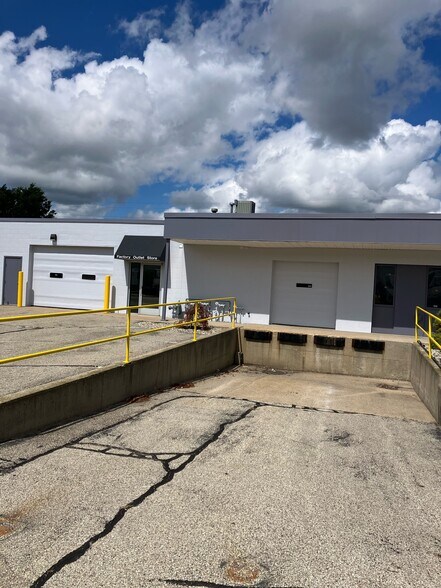 215 Charles St, Holland, MI à louer - Photo du bâtiment - Image 2 de 10