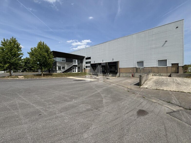 Flex in Saint-Michel-sur-Orge for lease - Building Photo - Image 1 of 14