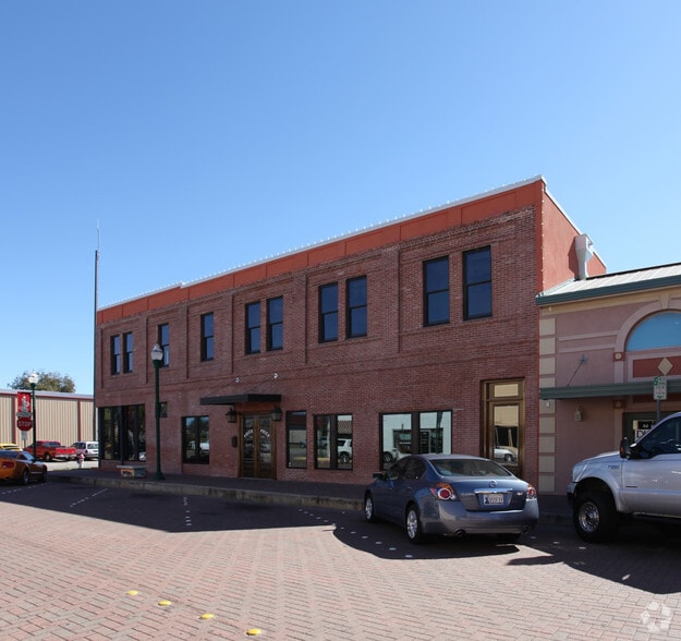 101 Simonton St, Conroe, TX for lease - Building Photo - Image 3 of 49