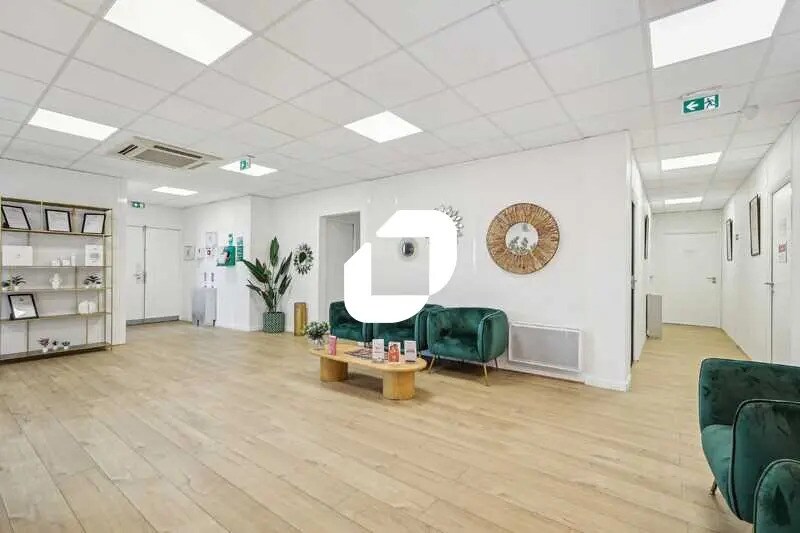 7-9 Avenue Aristide Briand, Cachan for lease Interior Photo- Image 1 of 24