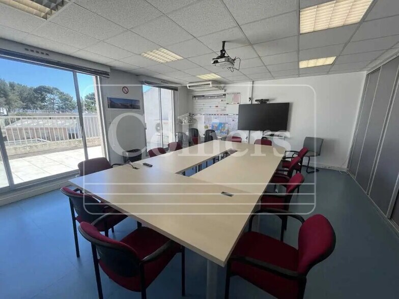 Office in La Ciotat for lease - Building Photo - Image 1 of 4