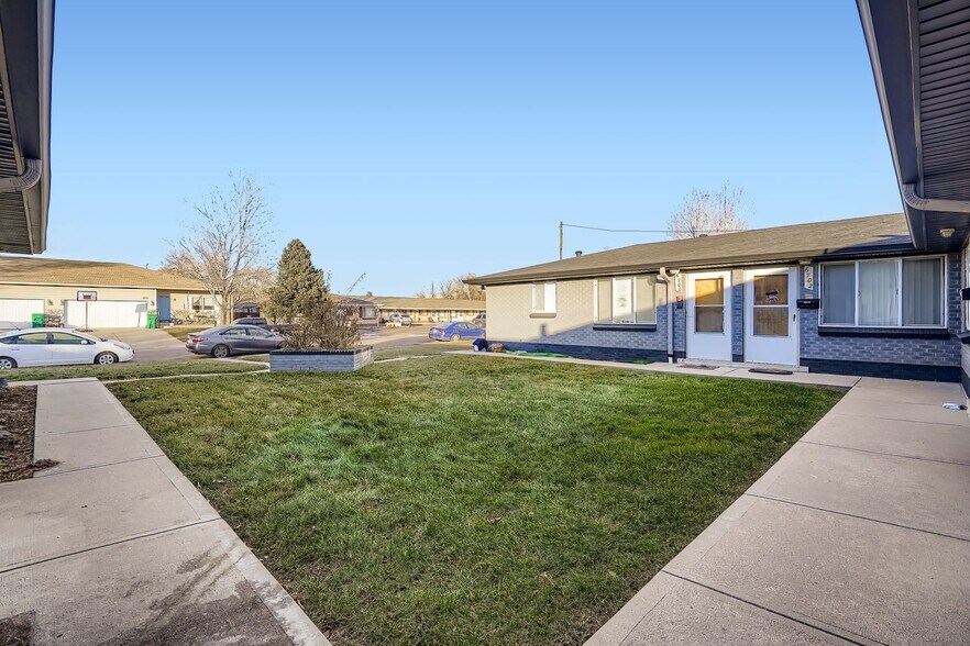 6700 W 37th Pl, Wheat Ridge, CO à vendre - Photo du bâtiment - Image 3 de 16