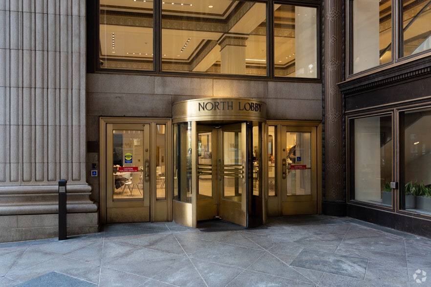 100 Penn Sq E, Philadelphia, PA à louer - Photo du bâtiment - Image 2 de 18