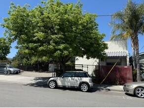 963 Camden Ave, Campbell, CA à louer Photo intérieure- Image 2 de 3