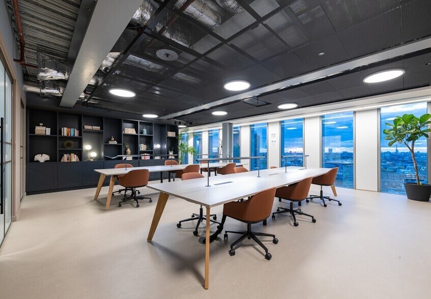 103-105 Bunhill Row, Londres à louer - Photo du bâtiment - Image 1 de 79