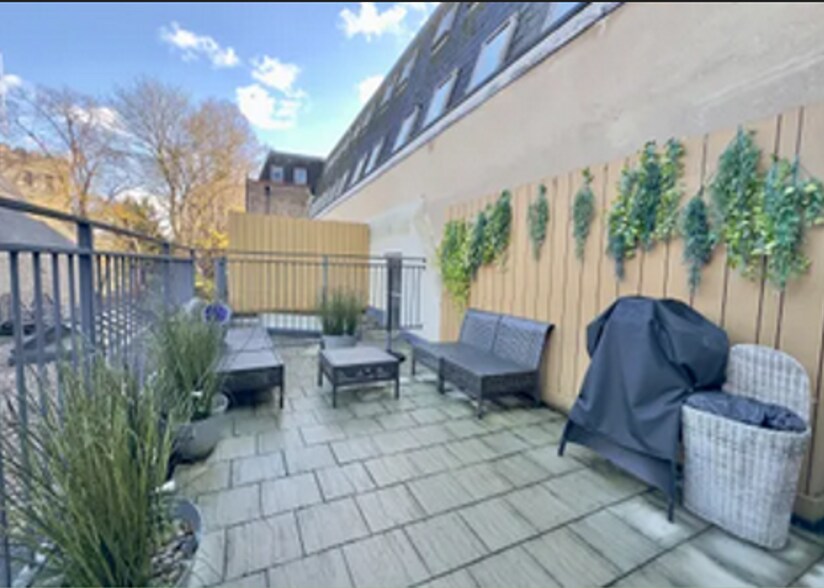 21 George St, Richmond à vendre - Photo du bâtiment - Image 2 de 7