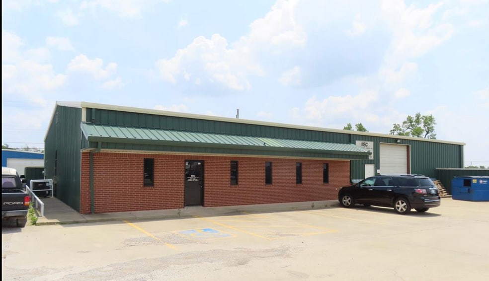 2912 N Shields Blvd, Moore, OK for lease - Building Photo - Image 1 of 23