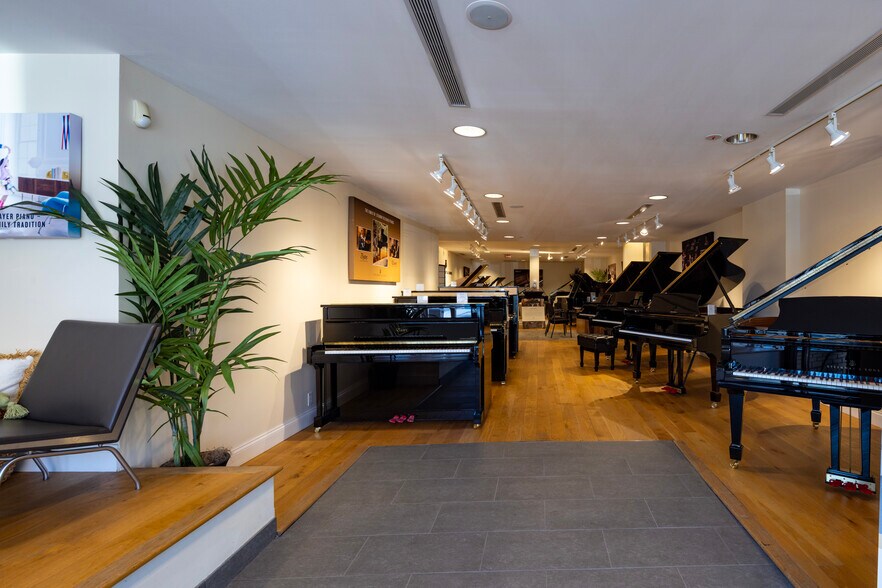 70-74 Greenwich Ave, Greenwich, CT à louer - Photo intérieure - Image 3 de 7