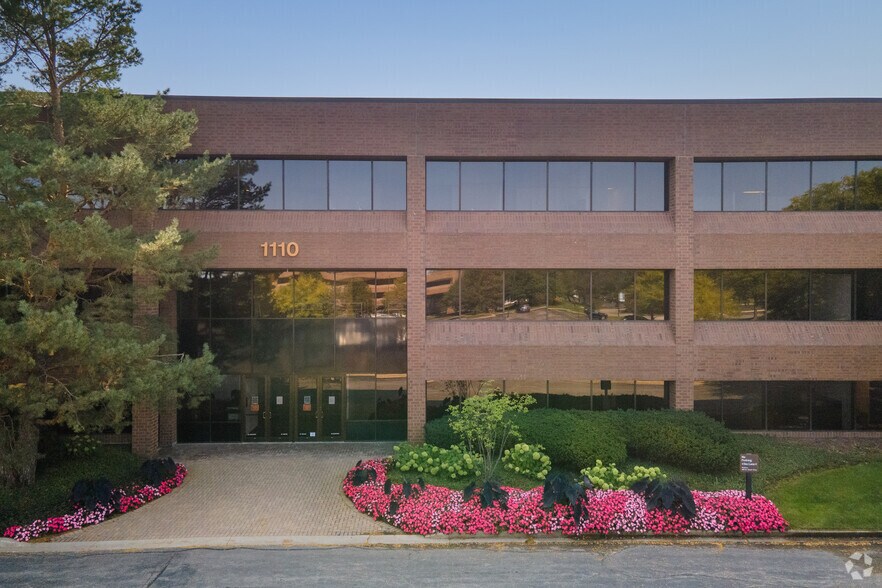 1110 Lake Cook Rd, Buffalo Grove, IL à louer - Photo du bâtiment - Image 3 de 17