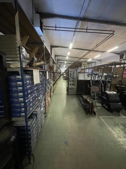 Industrial in Les Mureaux for sale - Building Photo - Image 2 of 24