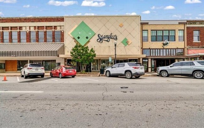 More details for 20 North Plz, Paris, TX - Retail for Sale