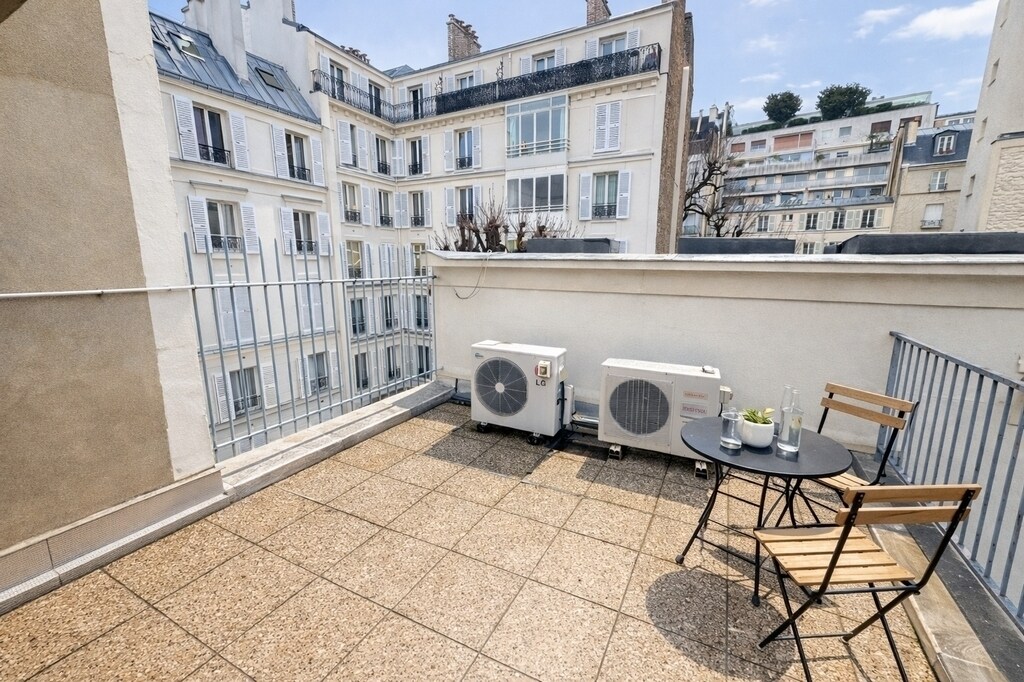 Bureau dans Paris à louer Photo du bâtiment- Image 1 de 12