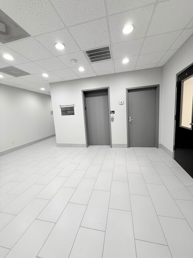 5402 W Laurel St, Tampa, FL 33607 - Unit 220 - - Interior Photo - Image 1 of 9