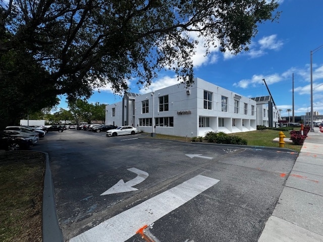 2627 NE 203rd St, Aventura, FL for lease - Building Photo - Image 2 of 4