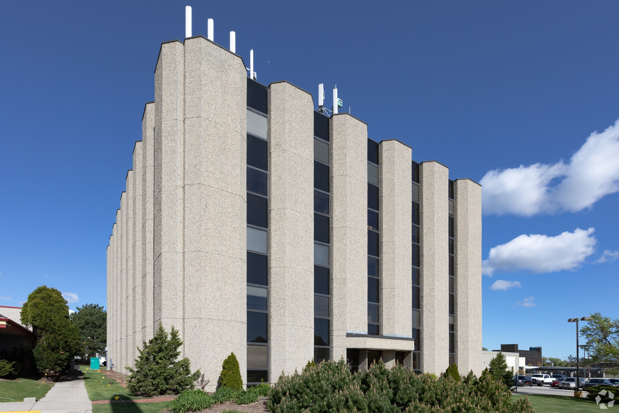 4915 S Howell Ave, Milwaukee, WI à louer Photo du bâtiment- Image 1 de 5