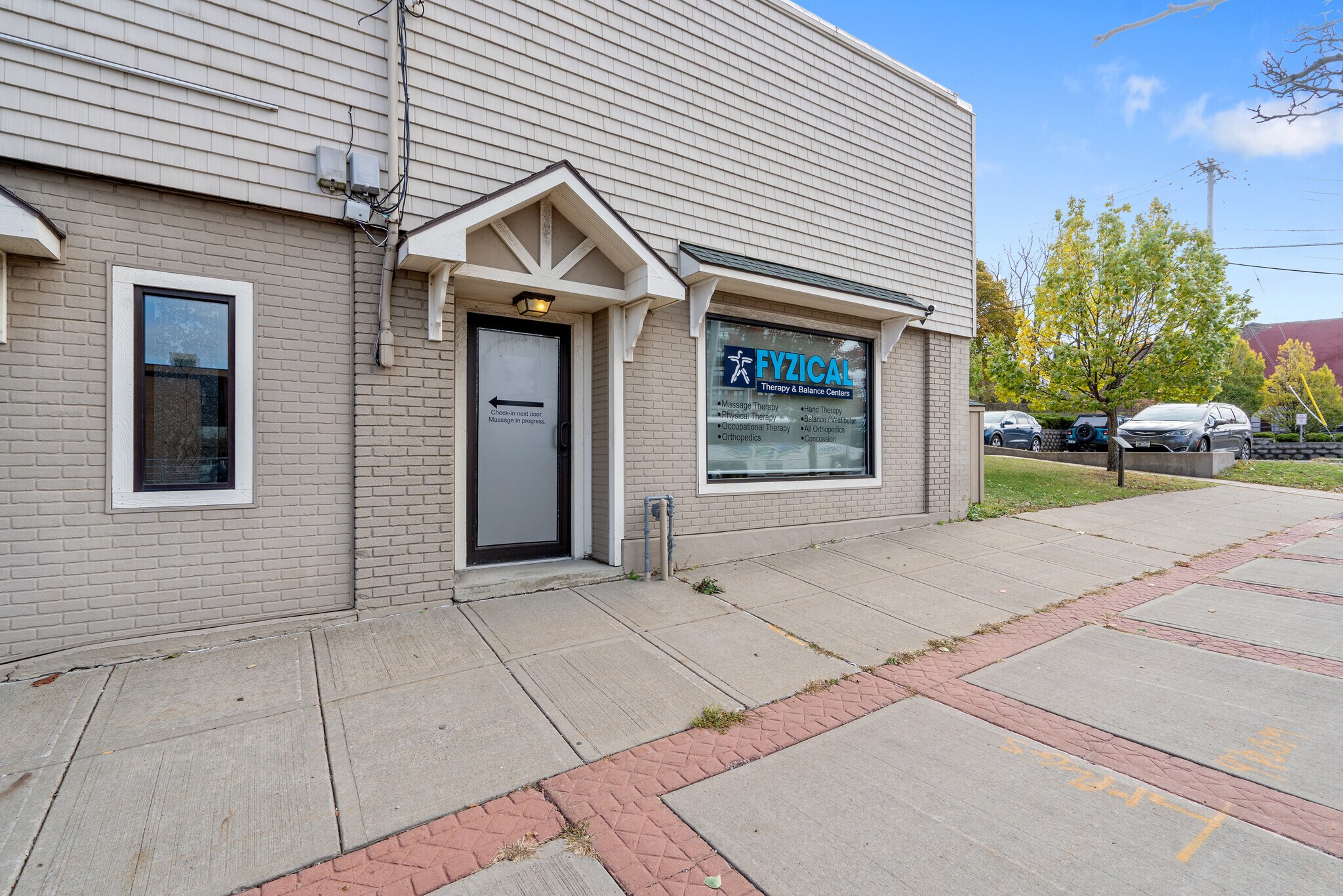 125 E First St, Oswego, NY à louer Photo du bâtiment- Image 1 de 9