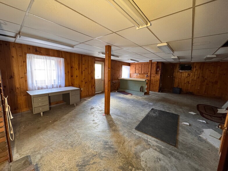 1005 Augusta Rd, Belgrade, ME à vendre - Photo intérieure - Image 3 de 9