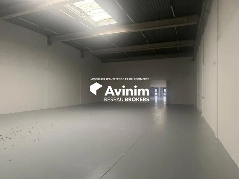 Industrial in Éragny for lease - Interior Photo - Image 3 of 3