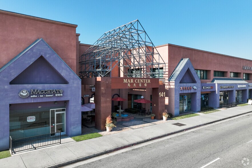 145 N Atlantic Blvd, Monterey Park, CA à louer - Photo du bâtiment - Image 3 de 14