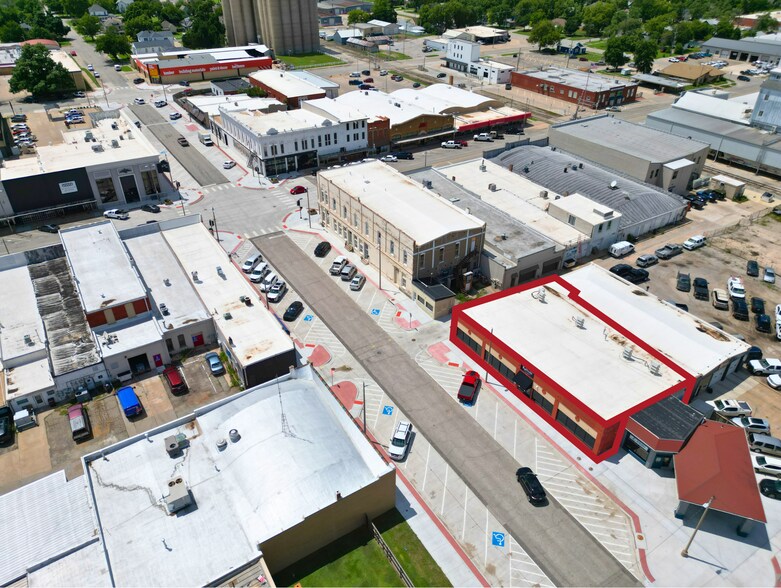 115 E Euclid St, Mcpherson, KS à vendre - Photo du bâtiment - Image 2 de 5