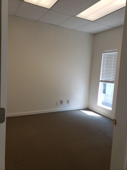 42 N University Ave, Provo, UT for lease - Building Photo - Image 2 of 8