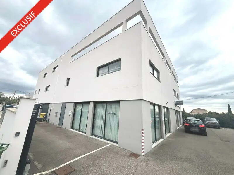 Office in Aix-en-Provence for sale Building Photo- Image 1 of 6