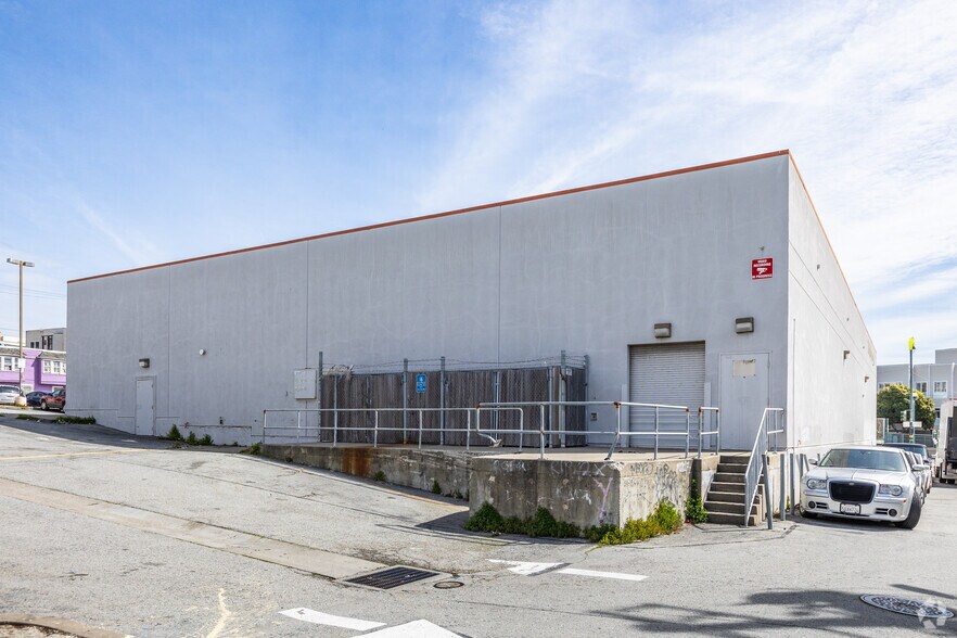 5300 3rd St, San Francisco, CA à louer - Photo du bâtiment - Image 3 de 10