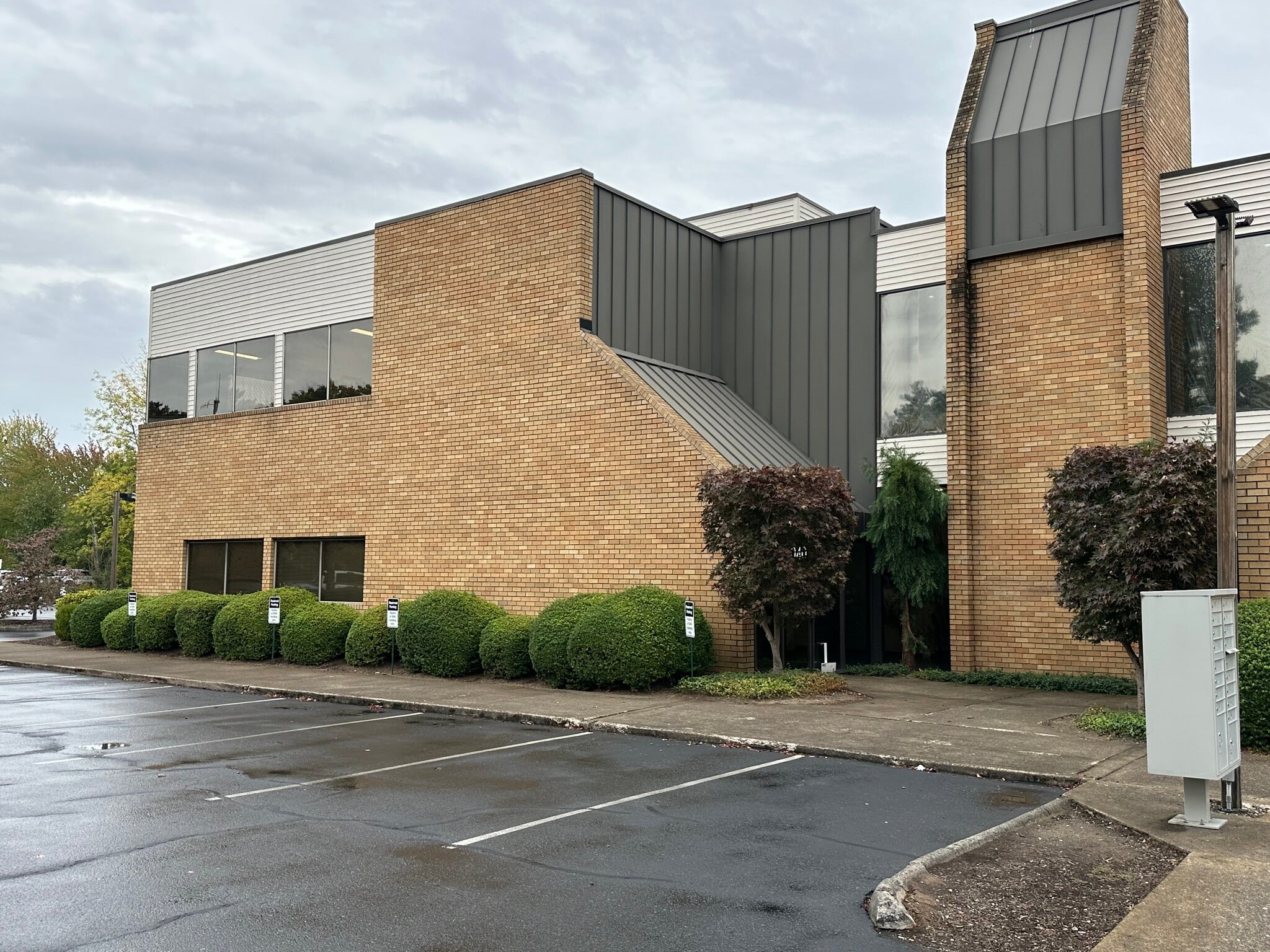 5040-5050 SW Griffith Dr, Beaverton, OR for lease Primary Photo- Image 1 of 3