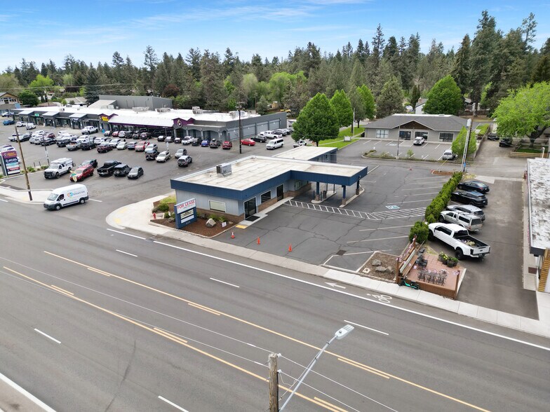 671 NE Greenwood Ave, Bend, OR à louer - Photo du bâtiment - Image 2 de 22