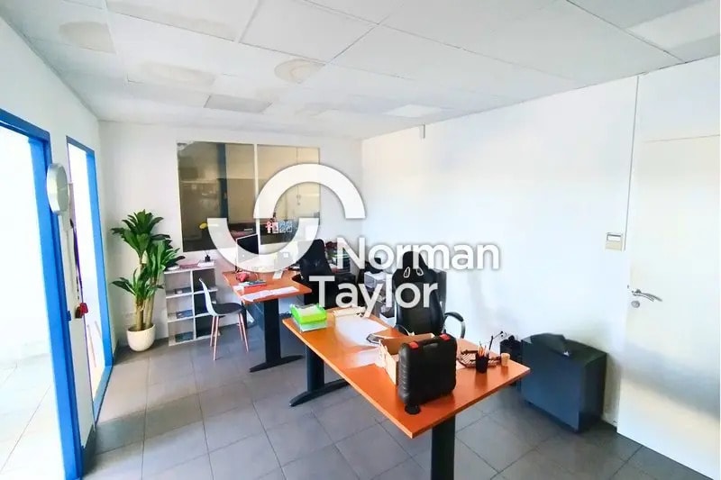 Flex in Montpellier for lease - Interior Photo - Image 2 of 8