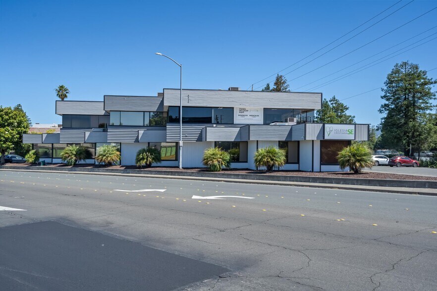 6640 Redwood Dr, Rohnert Park, CA à vendre - Photo du bâtiment - Image 2 de 46