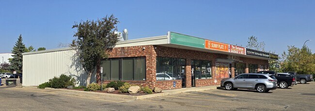Plus de détails pour 5108 52 St, Red Deer, AB - Commerce de détail à vendre