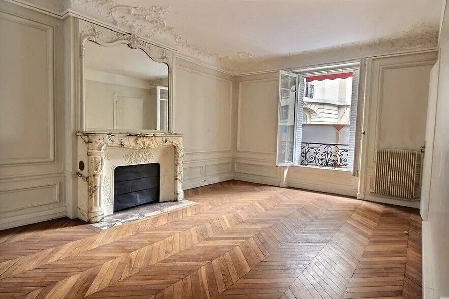 Office in Paris for lease - Interior Photo - Image 3 of 6