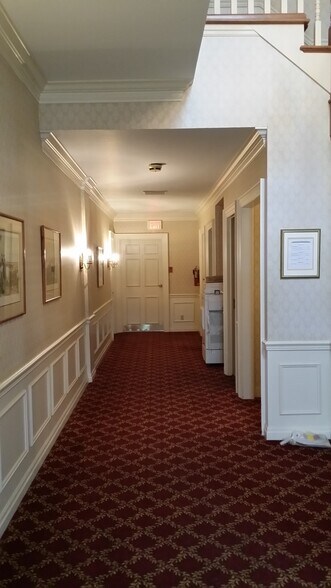 11019 N Towne Square Rd, Mequon, WI à louer - Photo intérieure - Image 3 de 14