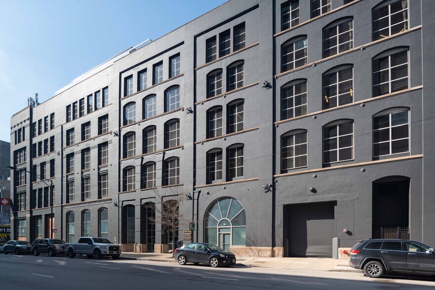 130 S Jefferson St, Chicago, IL à louer - Photo du bâtiment - Image 3 de 8