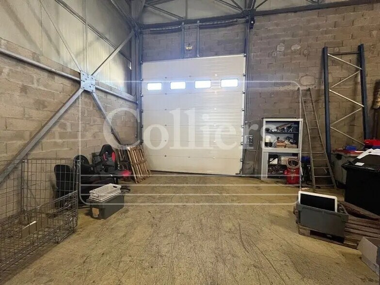 Office in Vitrolles for lease - Interior Photo - Image 3 of 10