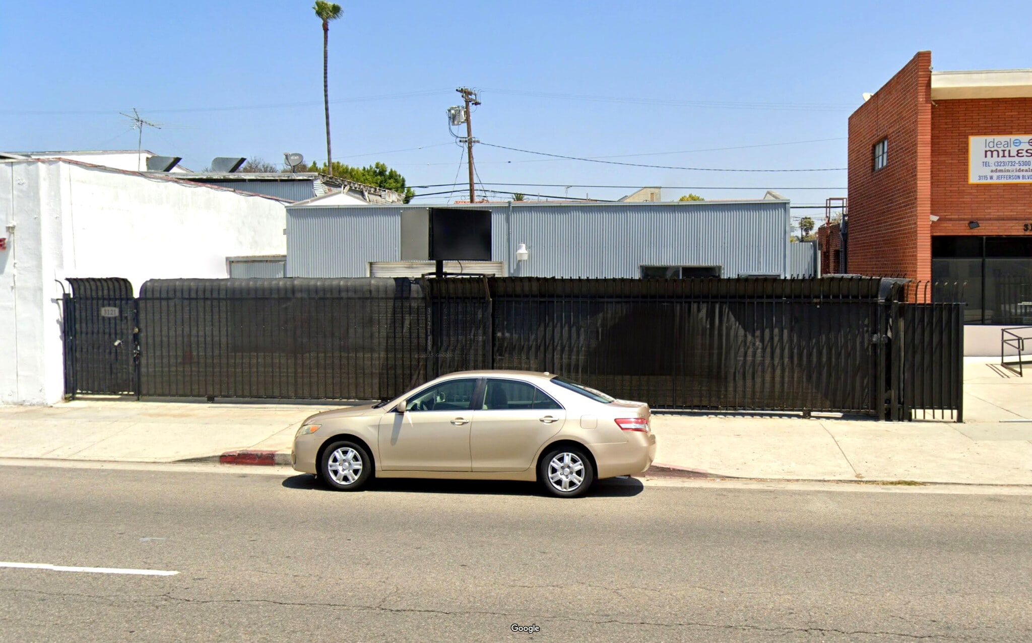 3121 W Jefferson Blvd, Los Angeles, CA à louer Photo du bâtiment- Image 1 de 16