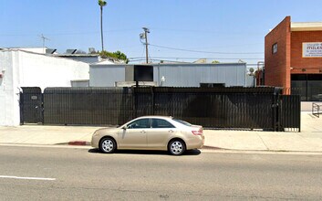 3121 W Jefferson Blvd, Los Angeles, CA à louer Photo du bâtiment- Image 1 de 16
