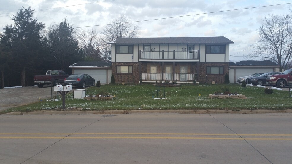 2067 Libertyville Rd, Fairfield, IA for sale - Building Photo - Image 1 of 9