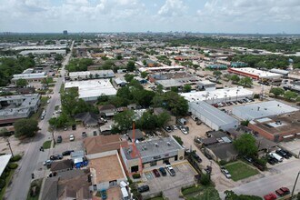 6910 Chetwood Dr, Houston, TX for lease Building Photo- Image 2 of 7