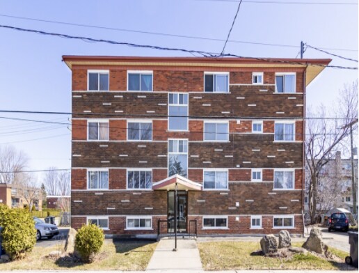 160 Rue Mainville, Ste-Thérèse, QC for sale Primary Photo- Image 1 of 1
