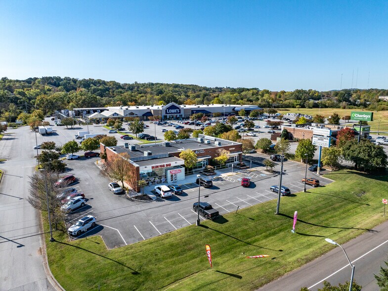 3010 Mall Rd South, Knoxville, TN à vendre - Photo du bâtiment - Image 2 de 9