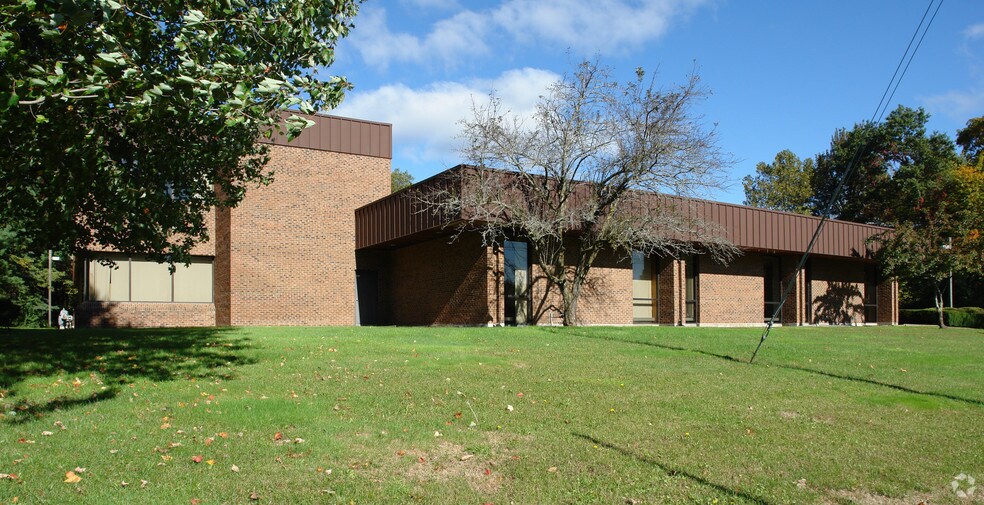 220 Farmington Ave, Farmington, CT à louer - Photo du bâtiment - Image 3 de 5