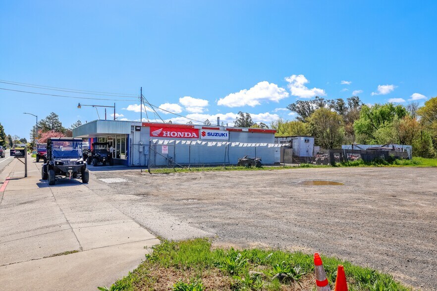 1375 Industrial Ave, Petaluma, CA à vendre - Photo du bâtiment - Image 3 de 8