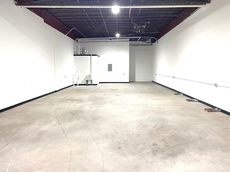 1316 Lakewood Ave, Atlanta, GA à louer - Photo du bâtiment - Image 3 de 9